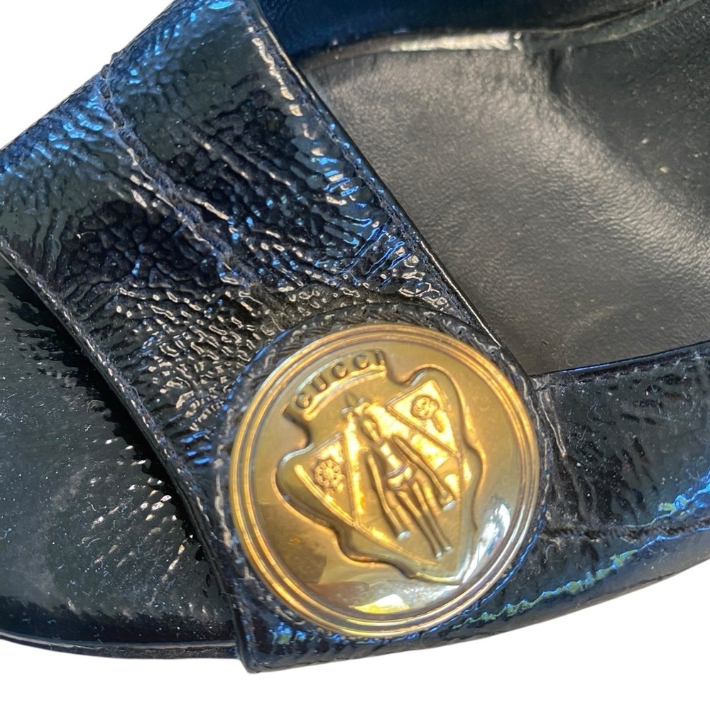 Gucci Black Heels with Gold Emblem - Picture 3 of 10